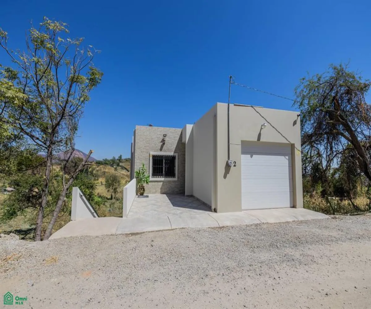 En Venta,San Nicolás de Ibarra,Emiliano Zapata, Hacienda la Labor 2, Chapala, Jalisco 45940, 4 Habitaciones,4 Baños,Emiliano Zapata, Hacienda la Labor,3,MX25950135