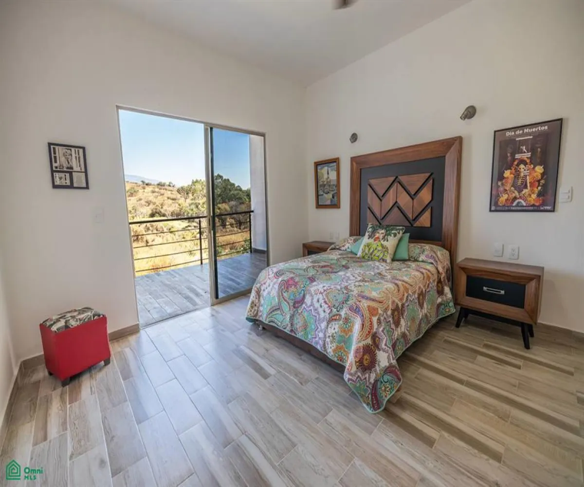 En Venta,San Nicolás de Ibarra,Emiliano Zapata, Hacienda la Labor 2, Chapala, Jalisco 45940, 4 Habitaciones,4 Baños,Emiliano Zapata, Hacienda la Labor,3,MX25950135