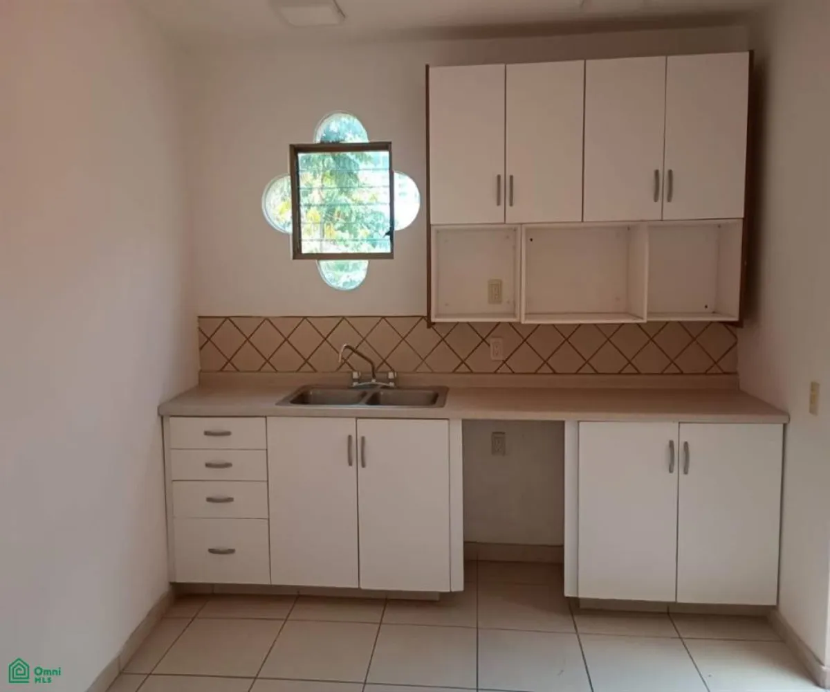 Local En Renta,Jardines de los Arcos,San Miguel 480, Guadalajara, Jalisco 44500, 11 Habitaciones,5 Baños,San Miguel,2,MX25952756