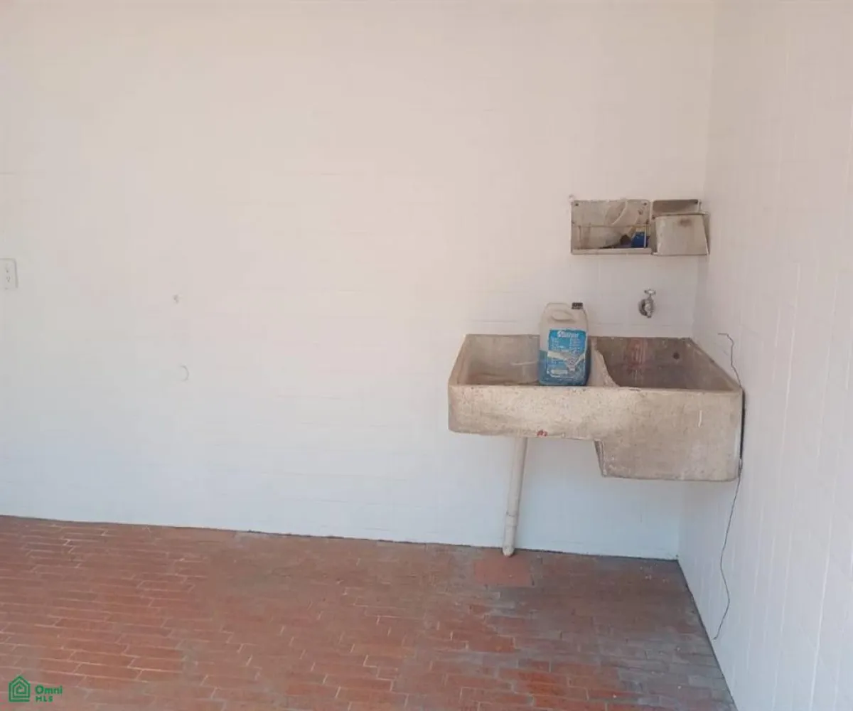 Local En Renta,Jardines de los Arcos,San Miguel 480, Guadalajara, Jalisco 44500, 11 Habitaciones,5 Baños,San Miguel,2,MX25952756