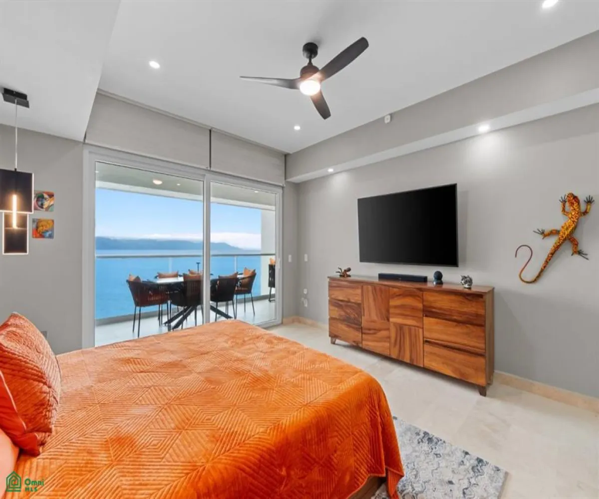 En Venta,Las Glorias,Febronio Uribe 171 Int. 707, Puerto Vallarta, Jalisco 48333, 2 Habitaciones,2 Baños,Febronio Uribe,3,MX25952770