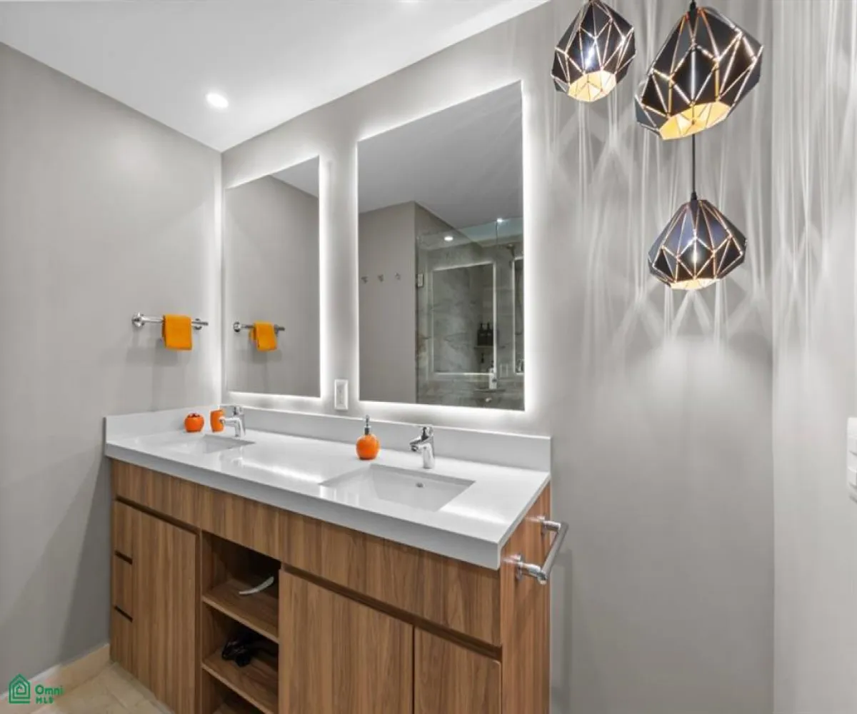 En Venta,Las Glorias,Febronio Uribe 171 Int. 707, Puerto Vallarta, Jalisco 48333, 2 Habitaciones,2 Baños,Febronio Uribe,3,MX25952770