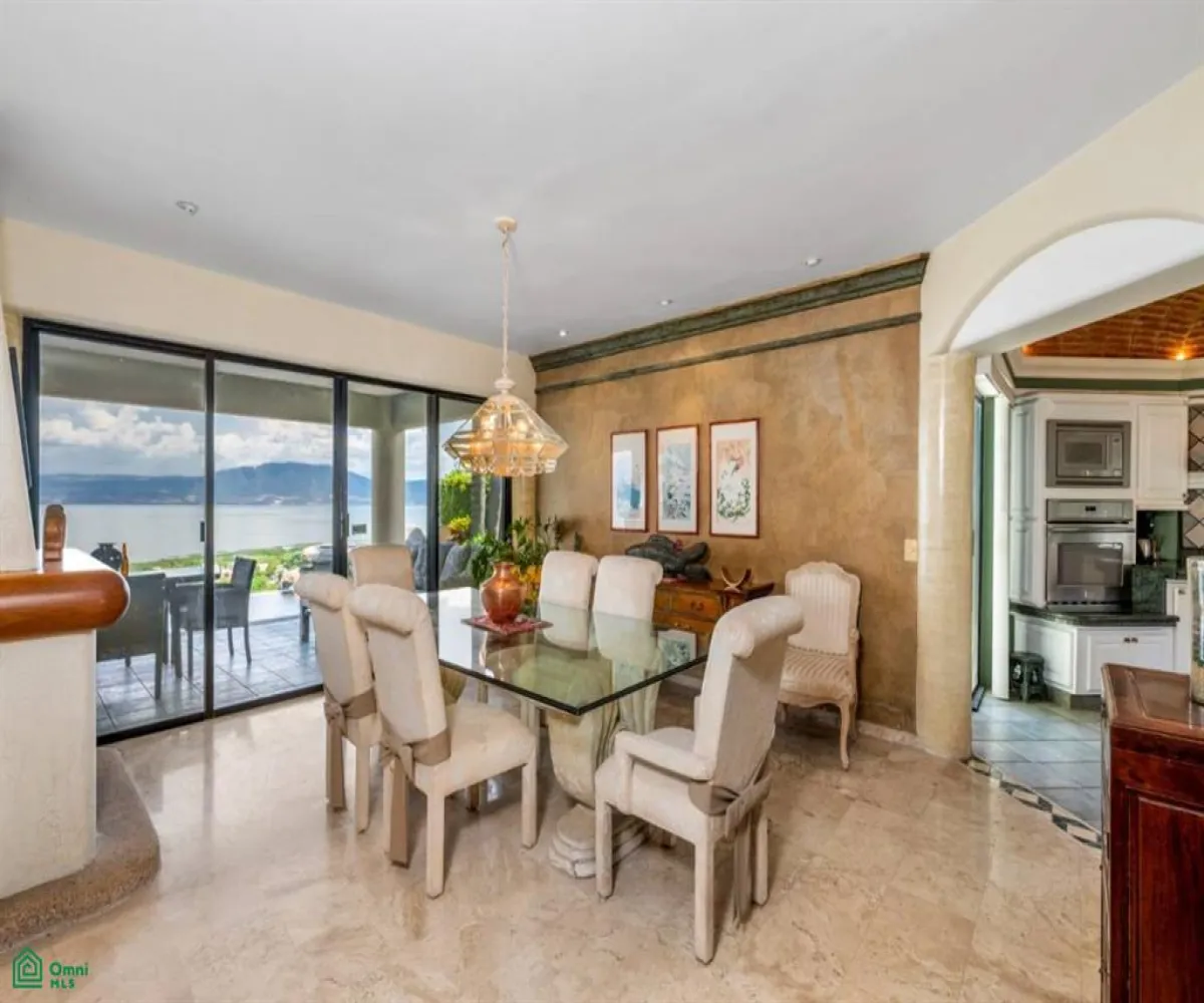 En Venta,Chulavista,Paseo Jacarandas 16, Chapala, Jalisco 45907, 3 Habitaciones,3 Baños,Paseo Jacarandas,2,MX25953533