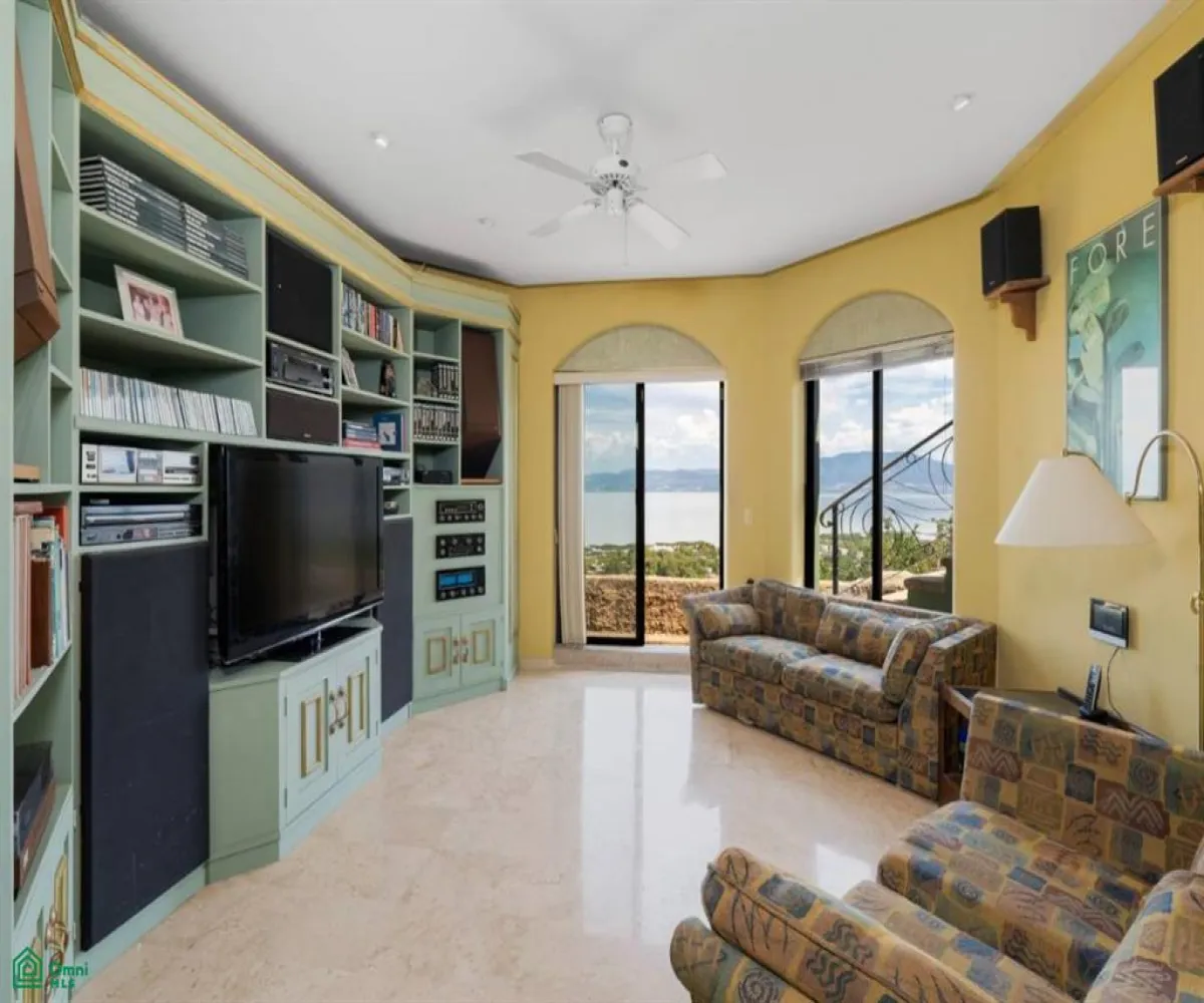 En Venta,Chulavista,Paseo Jacarandas 16, Chapala, Jalisco 45907, 3 Habitaciones,3 Baños,Paseo Jacarandas,2,MX25953533