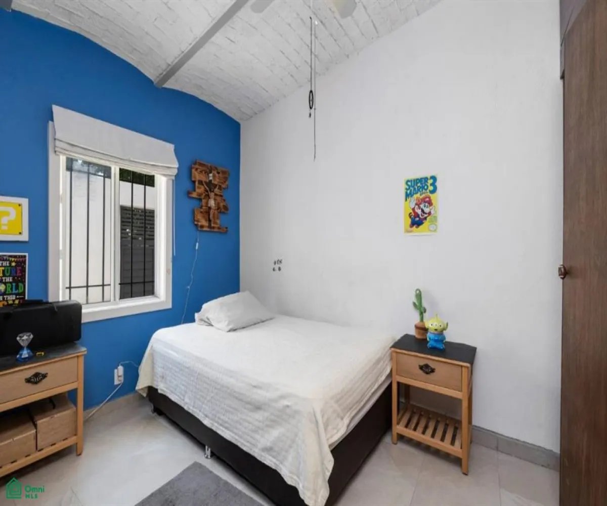 En Venta,Chapala Centro,Emiliano Zapata 180, Chapala, Jalisco 45900, 5 Habitaciones,3 Baños,Emiliano Zapata,2,MX25953546