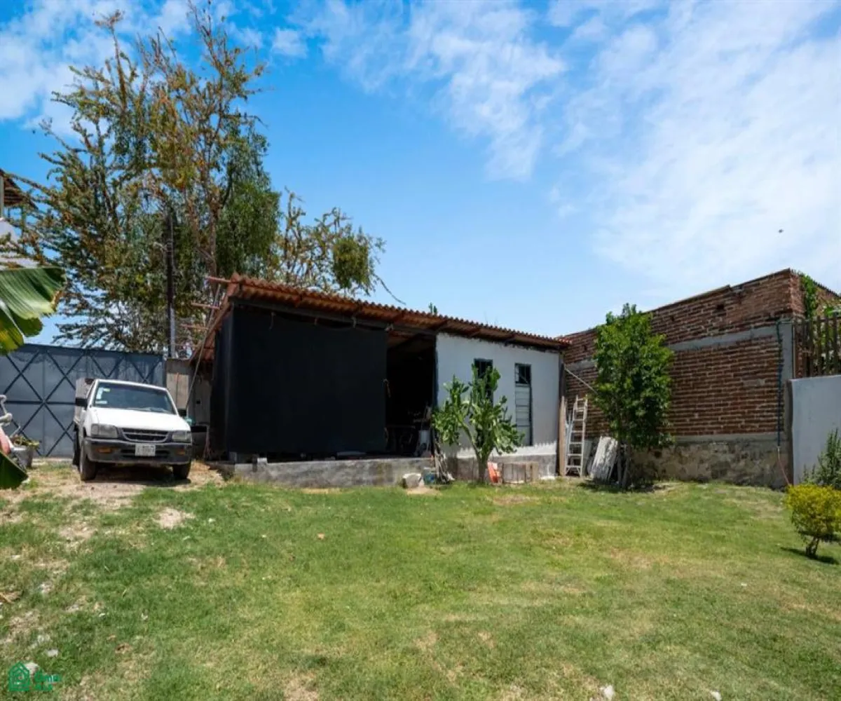 En Venta,Chapala Centro,Emiliano Zapata 180, Chapala, Jalisco 45900, 5 Habitaciones,3 Baños,Emiliano Zapata,2,MX25953546