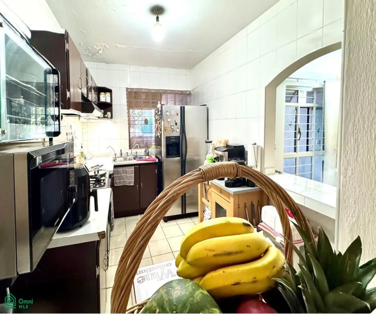 En Venta,Sutaj,Hernando Martell 565, Guadalajara, Jalisco 44840, 6 Habitaciones,7 Baños,Hernando Martell,2,MX25954903