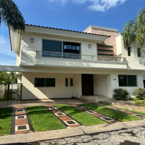 Casa En Venta,Valle Real,Paseo San Arturo Poniente 101 82, Zapopan, Jalisco 45019, 3 Habitaciones,4 Baños,Paseo San Arturo Poniente,1,pKMdoXj