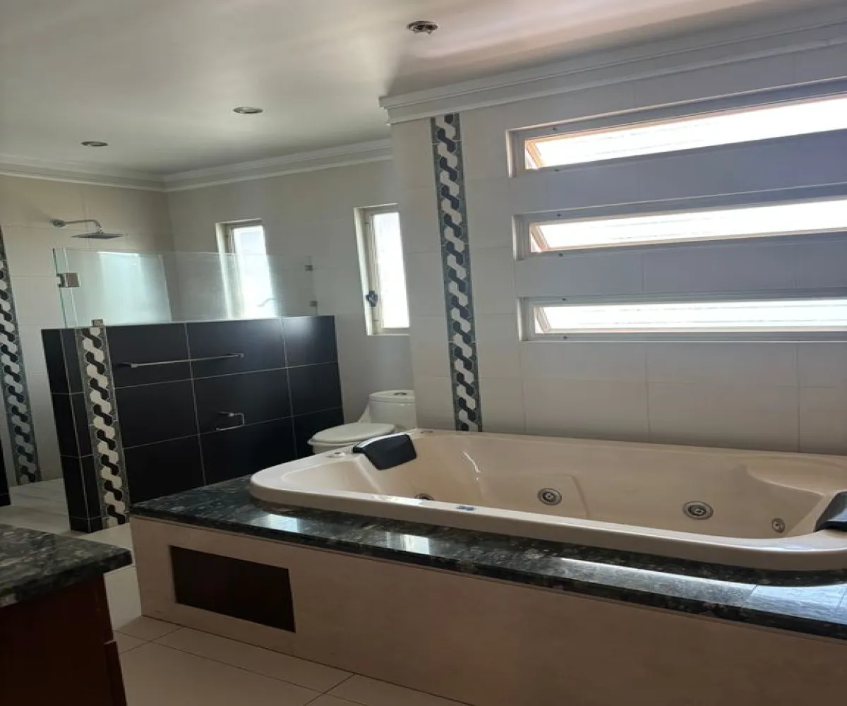 Casa En Venta,Valle Real,Paseo San Arturo Poniente 101 82, Zapopan, Jalisco 45019, 3 Habitaciones,4 Baños,Paseo San Arturo Poniente,1,pKMdoXj