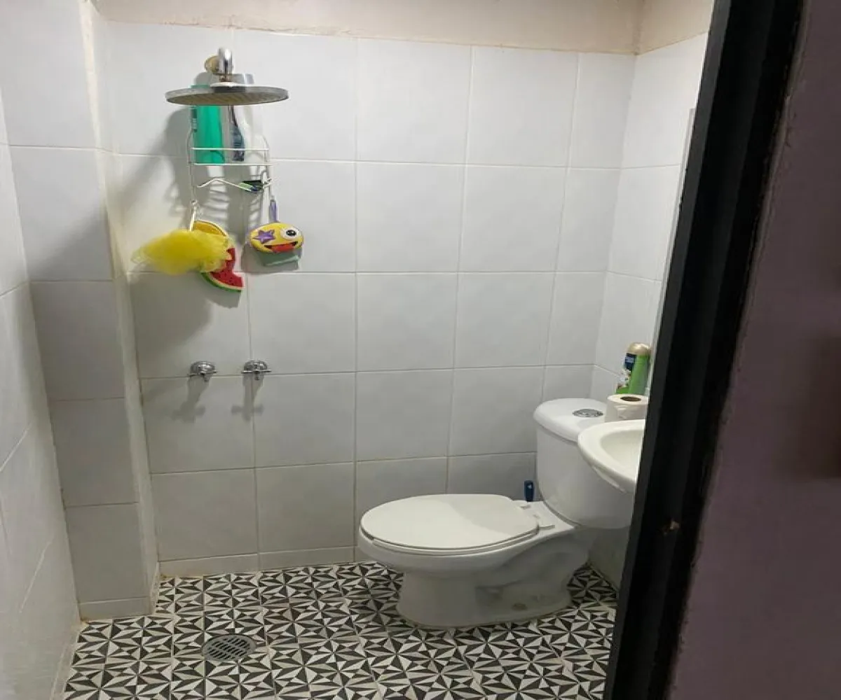 Casa En Venta,Santa Elena Alcalde,Calle Cadiz 2555, Guadalajara, Jalisco 44220, 3 Habitaciones,1 Baño,Calle Cadiz,1,pneLw79