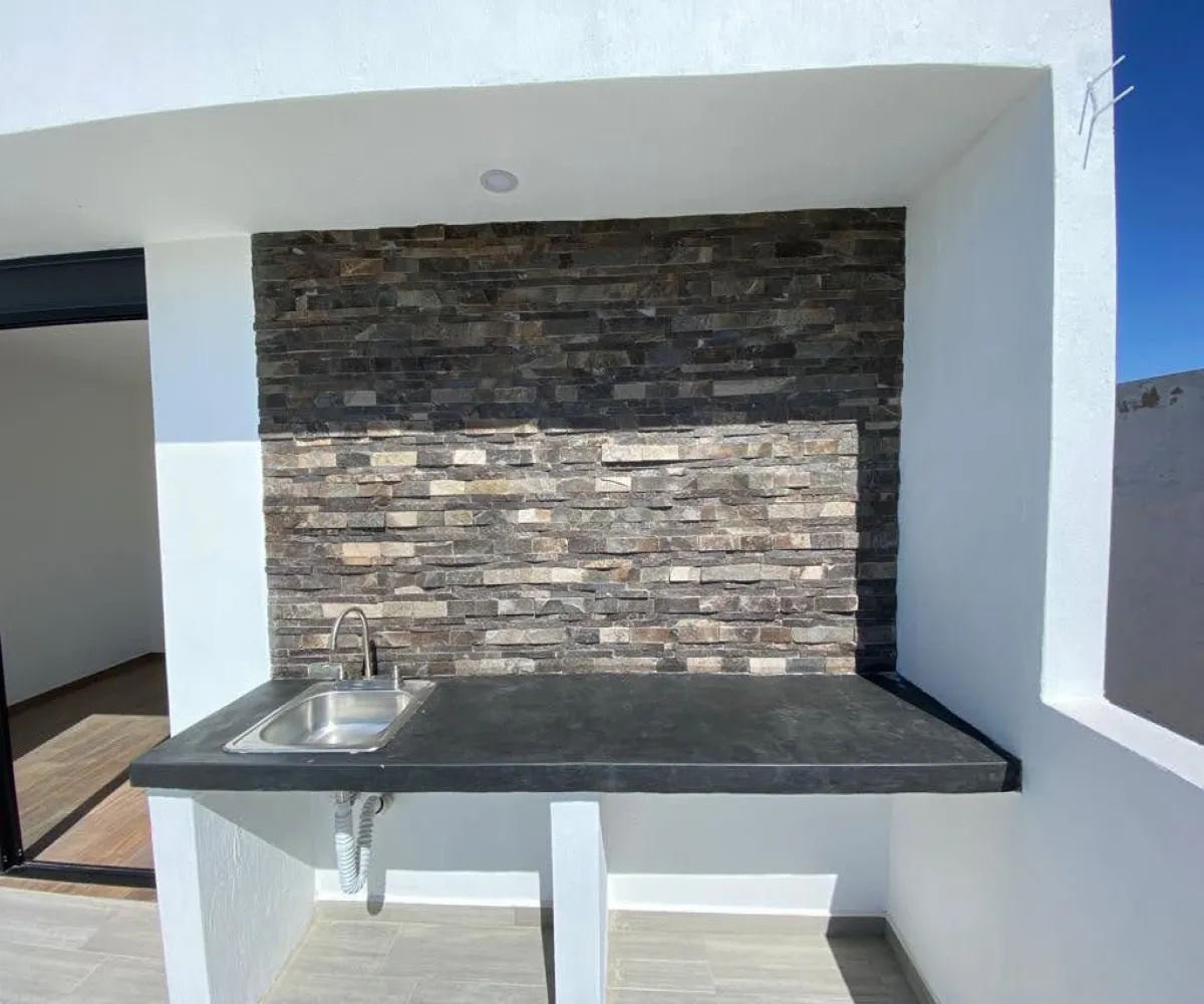 Casa En Venta,FRACCIONAMIENTO VALLE IMPERIAL ,Av Madeiras 294 22, Zapopan, Jalisco 45134, 3 Habitaciones,1 Baño,Av Madeiras,1,pbm8Ny3