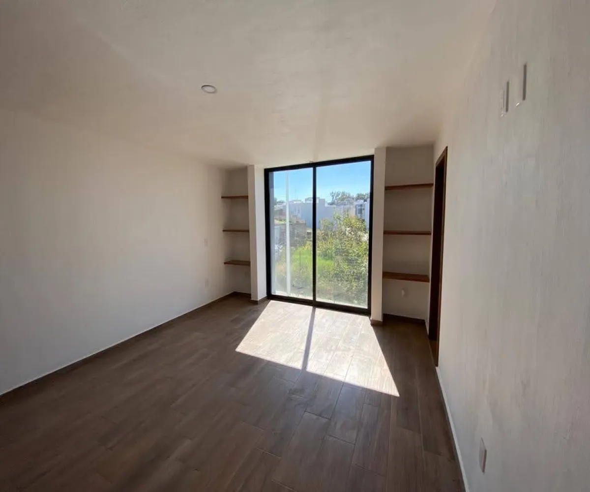 Casa En Venta,FRACCIONAMIENTO VALLE IMPERIAL ,Av Madeiras 294 22, Zapopan, Jalisco 45134, 3 Habitaciones,1 Baño,Av Madeiras,1,pbm8Ny3