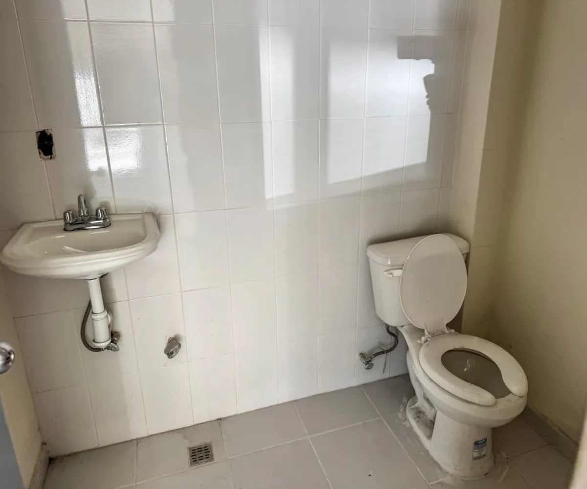 Industrial En Renta,Calle Jilgueros 1293, Zapopan, Jalisco 45134,4 Baños,Calle Jilgueros,1,pPlxibA