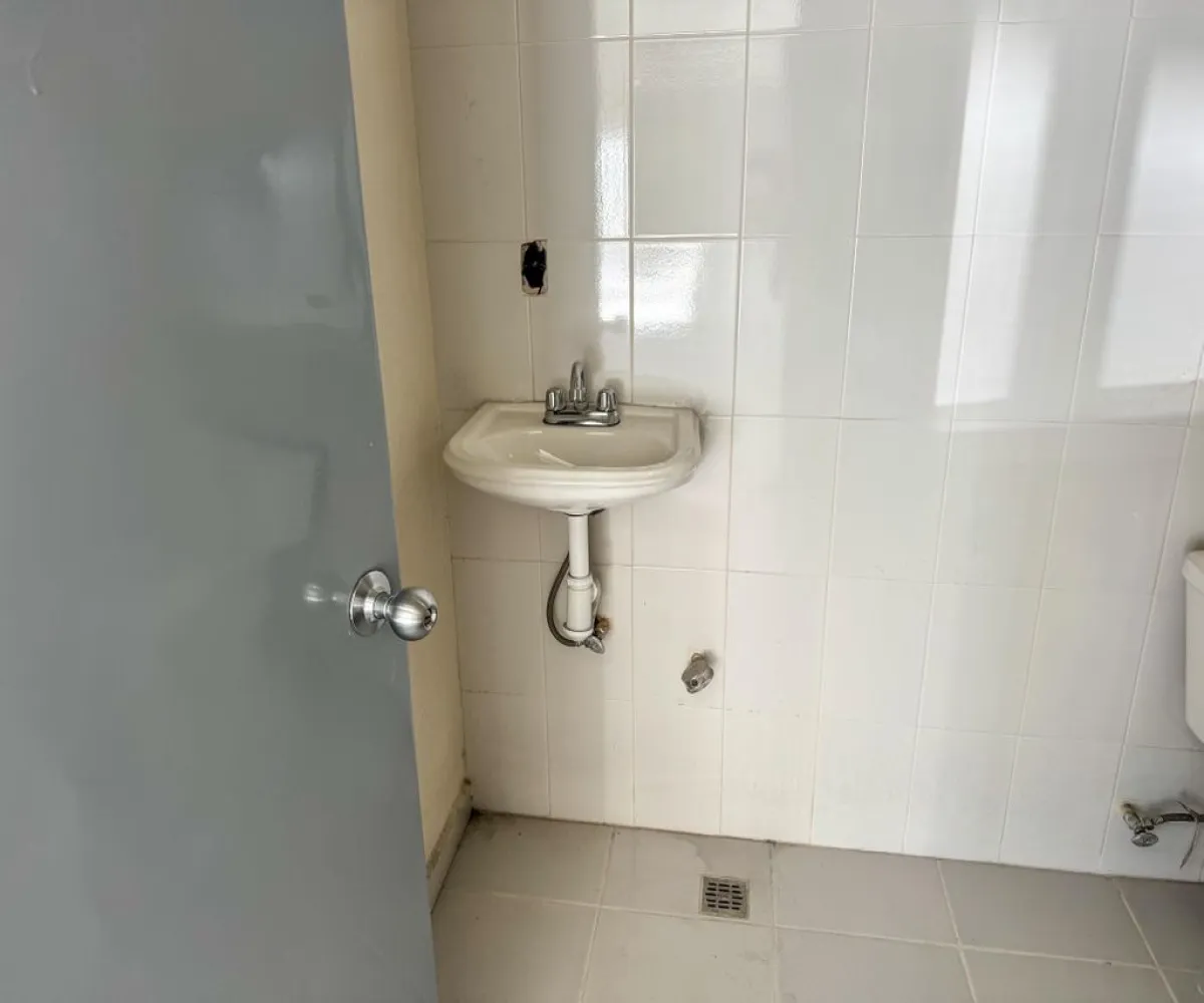 Industrial En Renta,Calle Jilgueros 1293, Zapopan, Jalisco 45134,4 Baños,Calle Jilgueros,1,pPlxibA