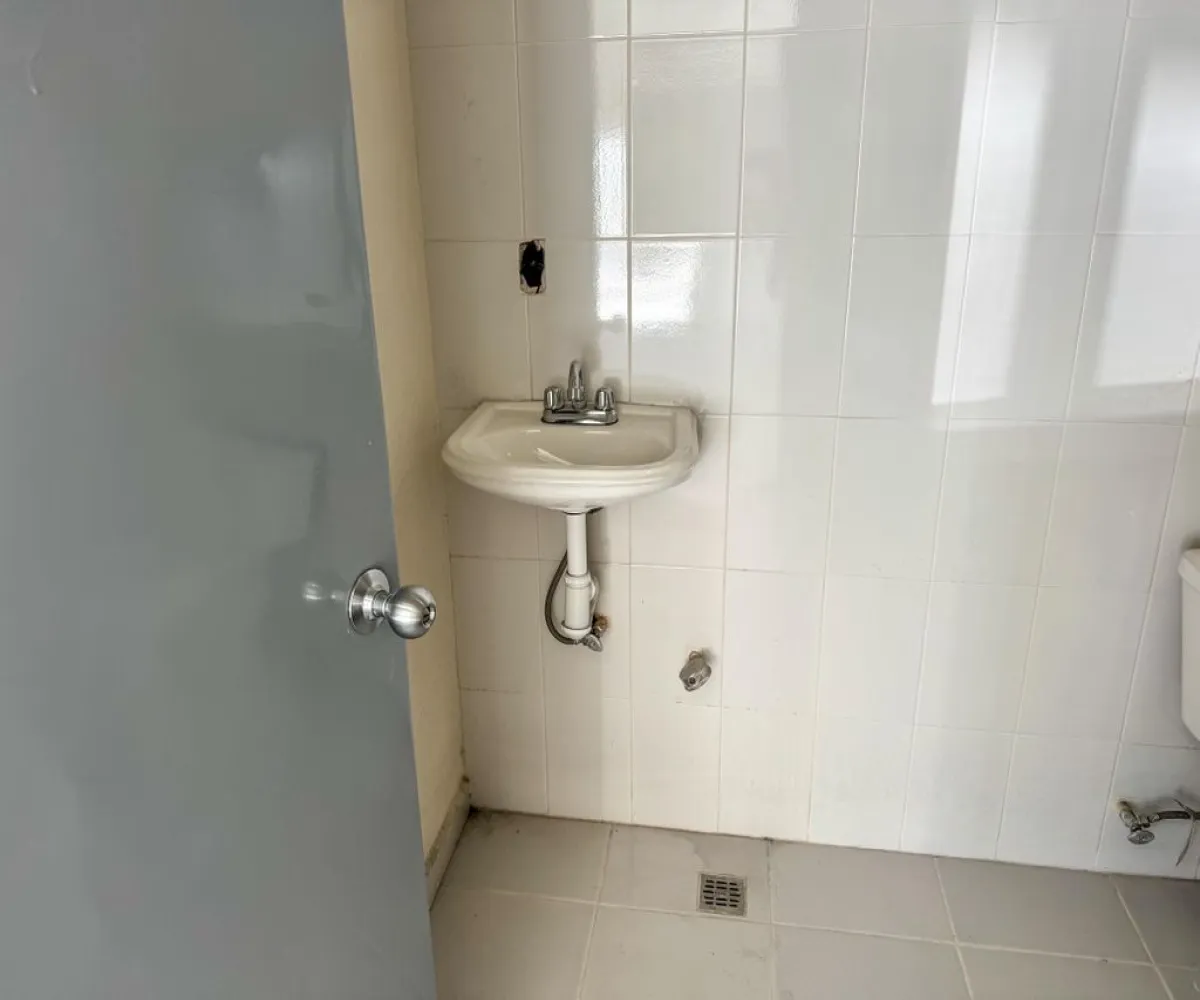 Industrial En Renta,Calle Jilgueros 1293, Zapopan, Jalisco 45134,2 Baños,Calle Jilgueros,1,pb3NFdV