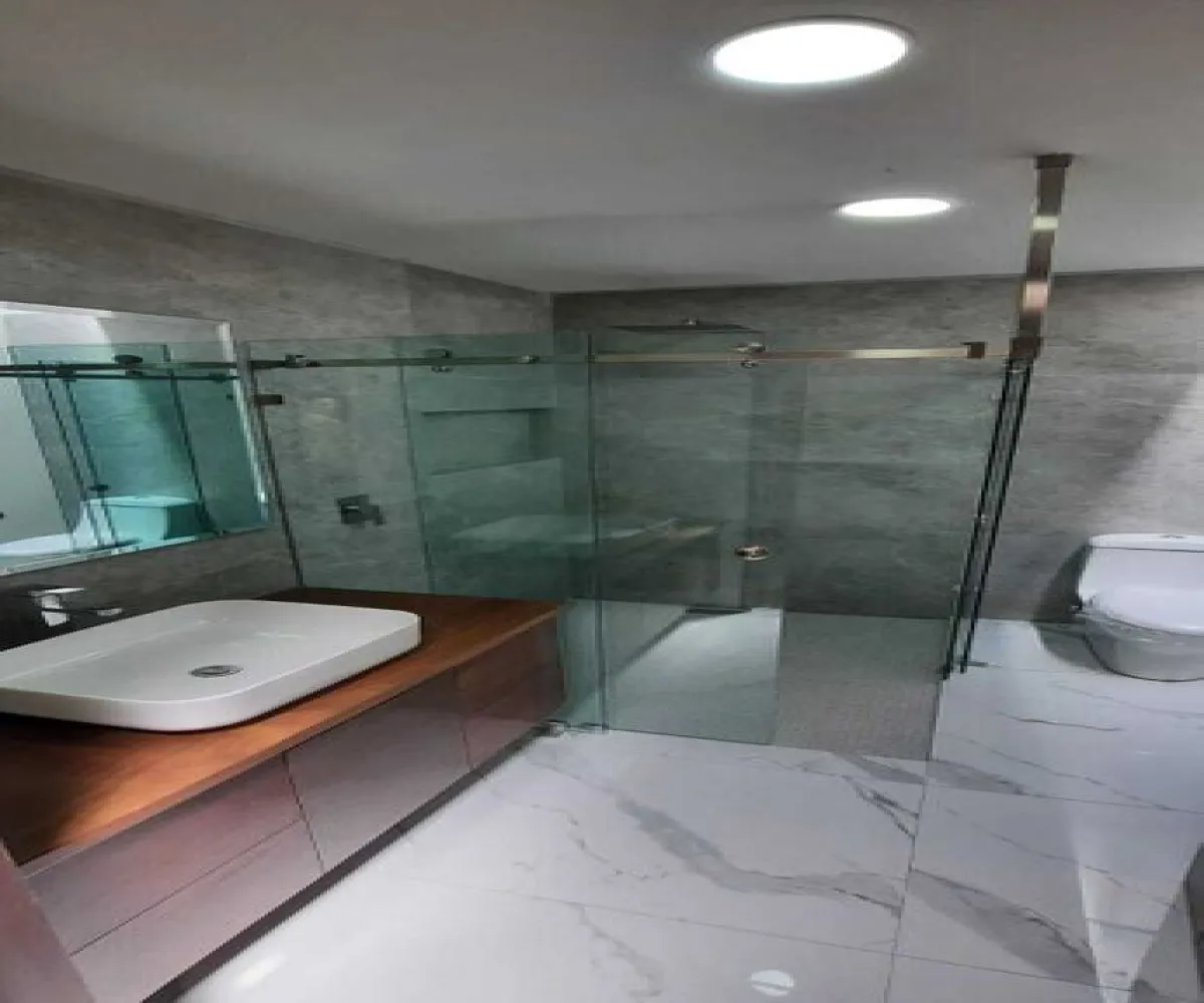 Casa En Venta,Bugambilias,Avenida Lorenzo Barcelata 510 17, Zapopan, Jalisco 45237, 4 Habitaciones,5 Baños,Avenida Lorenzo Barcelata,1,pL9oID4