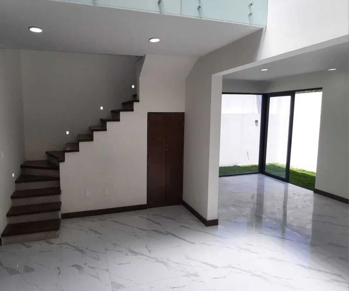 Casa En Venta,Bugambilias,Avenida Lorenzo Barcelata 510 17, Zapopan, Jalisco 45237, 4 Habitaciones,5 Baños,Avenida Lorenzo Barcelata,1,pL9oID4