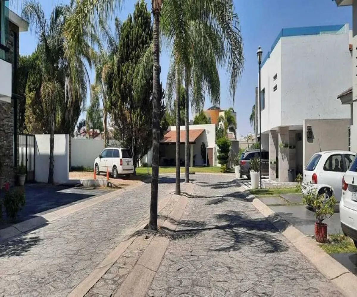 Casa En Venta,Bugambilias,Avenida Lorenzo Barcelata 510 17, Zapopan, Jalisco 45237, 4 Habitaciones,5 Baños,Avenida Lorenzo Barcelata,1,pL9oID4