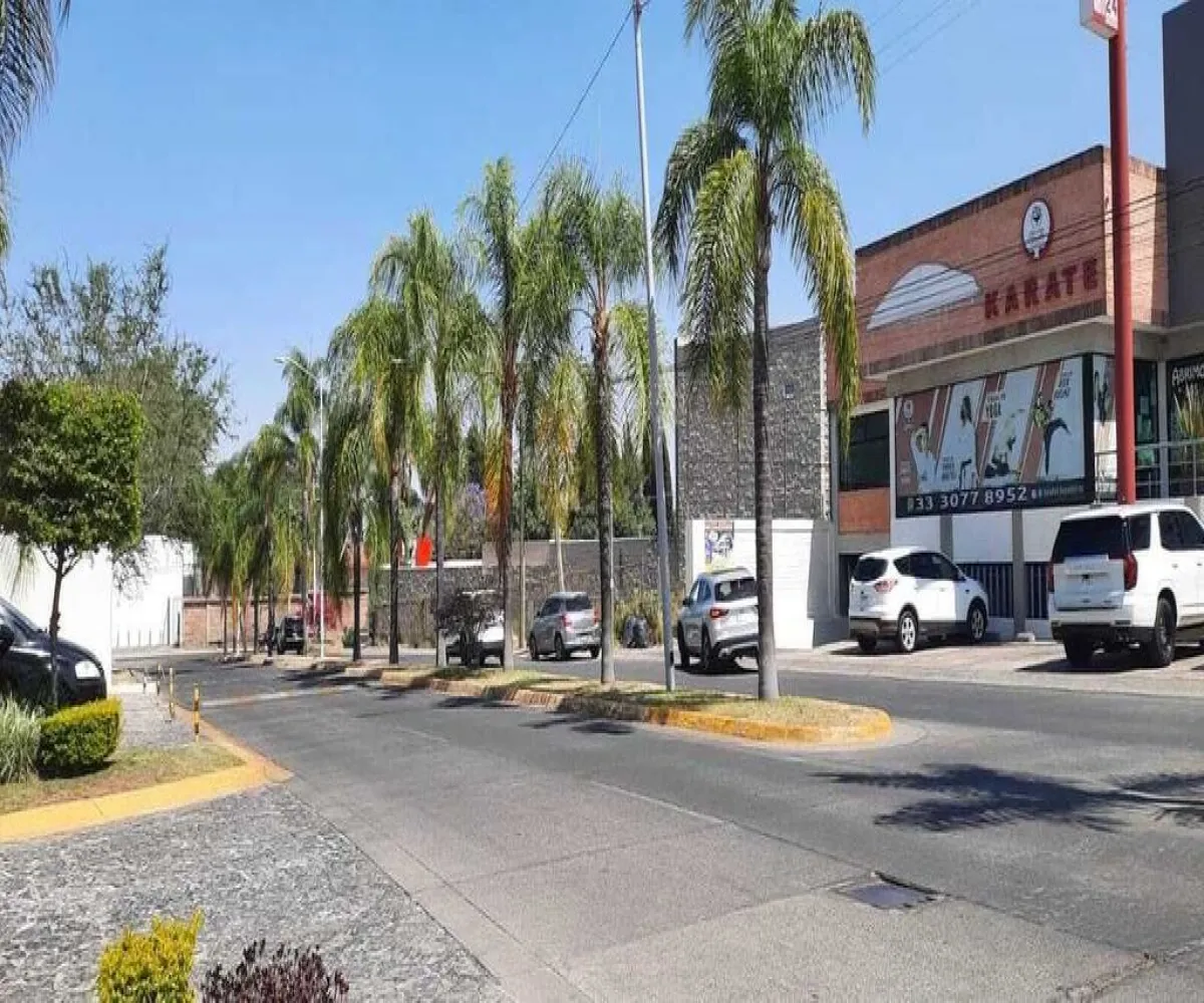 Casa En Venta,Bugambilias,Avenida Lorenzo Barcelata 510 17, Zapopan, Jalisco 45237, 4 Habitaciones,5 Baños,Avenida Lorenzo Barcelata,1,pL9oID4