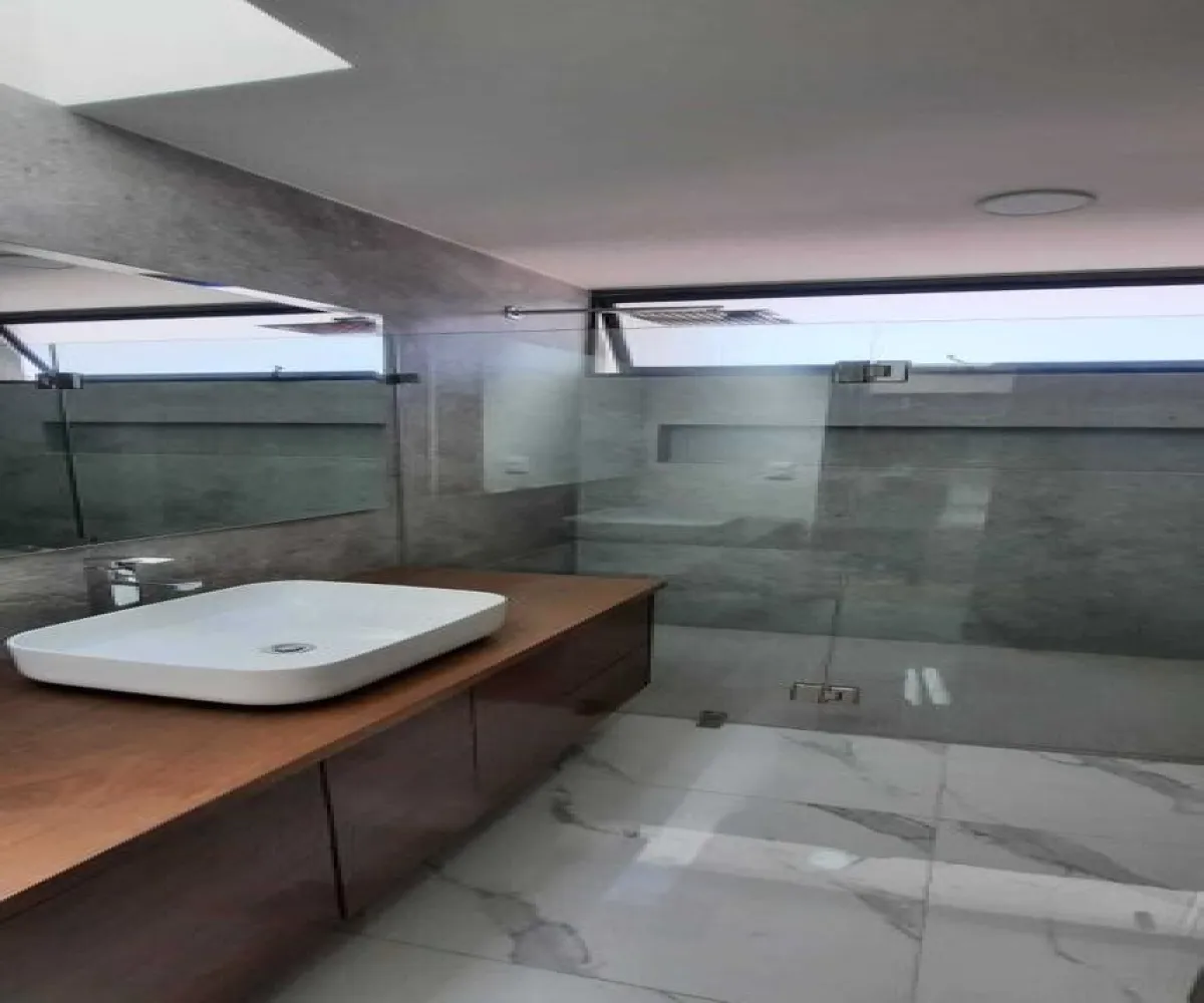 Casa En Venta,Bugambilias,Avenida Lorenzo Barcelata 510 17, Zapopan, Jalisco 45237, 4 Habitaciones,5 Baños,Avenida Lorenzo Barcelata,1,pL9oID4