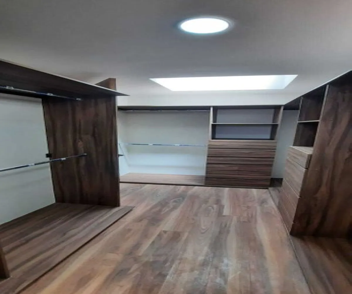 Casa En Venta,Bugambilias,Avenida Lorenzo Barcelata 510 17, Zapopan, Jalisco 45237, 4 Habitaciones,5 Baños,Avenida Lorenzo Barcelata,1,pL9oID4