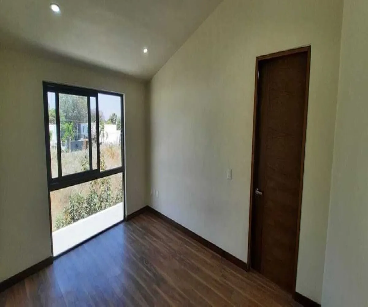 Casa En Venta,Bugambilias,Avenida Lorenzo Barcelata 510 17, Zapopan, Jalisco 45237, 4 Habitaciones,5 Baños,Avenida Lorenzo Barcelata,1,pL9oID4