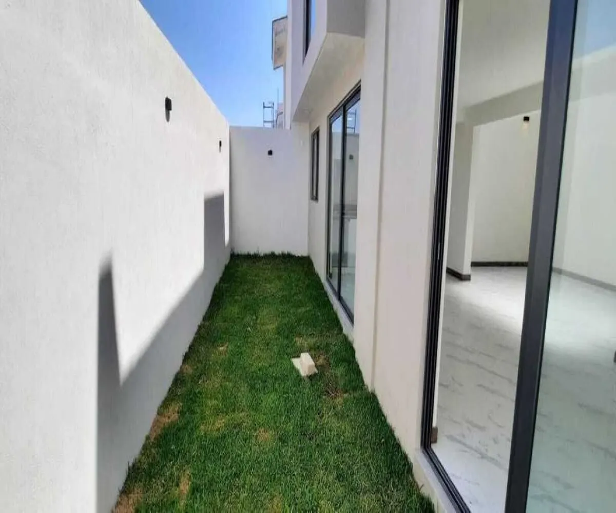 Casa En Venta,Bugambilias,Avenida Lorenzo Barcelata 510 17, Zapopan, Jalisco 45237, 4 Habitaciones,5 Baños,Avenida Lorenzo Barcelata,1,pL9oID4