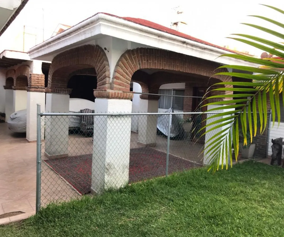 Casa En Venta,Prados Tepeyac,Prado de los Tabachines 1114, Zapopan, Jalisco 45050, 4 Habitaciones,4 Baños,Prado de los Tabachines,2,p1FYZtK
