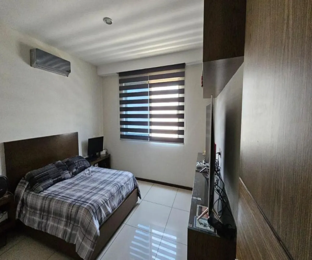 Casa En Venta,Valle Real,Avenida Paseo La Toscana 888, Zapopan, Jalisco 45019, 5 Habitaciones,4 Baños,Avenida Paseo La Toscana,1,pOEg66I