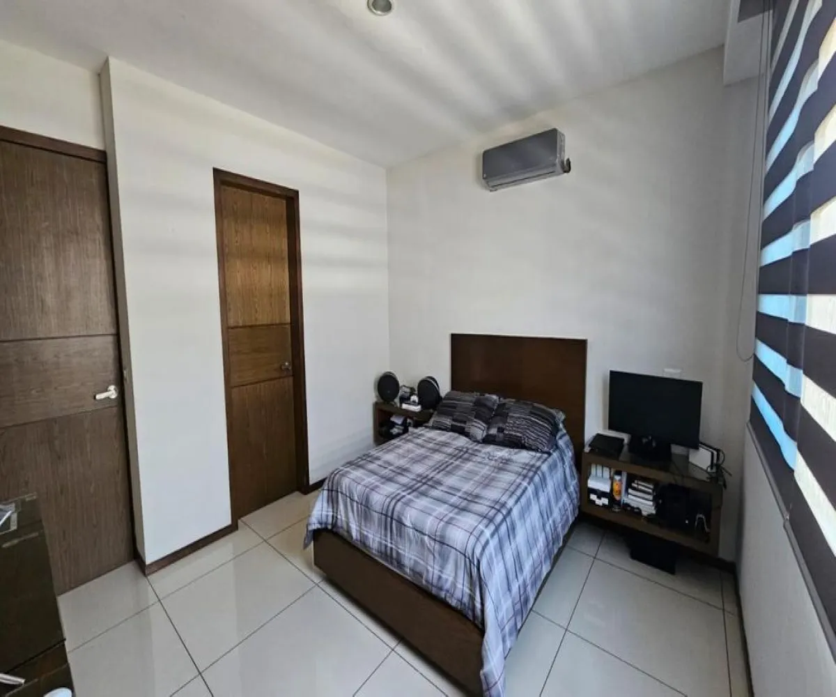 Casa En Venta,Valle Real,Avenida Paseo La Toscana 888, Zapopan, Jalisco 45019, 5 Habitaciones,4 Baños,Avenida Paseo La Toscana,1,pOEg66I