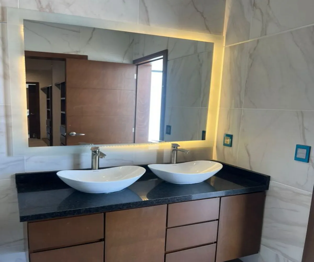 Casa En Venta,La Periquera,Boulevard Valle Imperial S/N, Zapopan, Jalisco 45134, 4 Habitaciones,3 Baños,Boulevard Valle Imperial,1,pxEVFkT