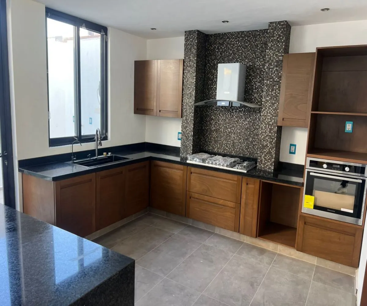 Casa En Venta,La Periquera,Boulevard Valle Imperial S/N, Zapopan, Jalisco 45134, 4 Habitaciones,3 Baños,Boulevard Valle Imperial,1,pxEVFkT