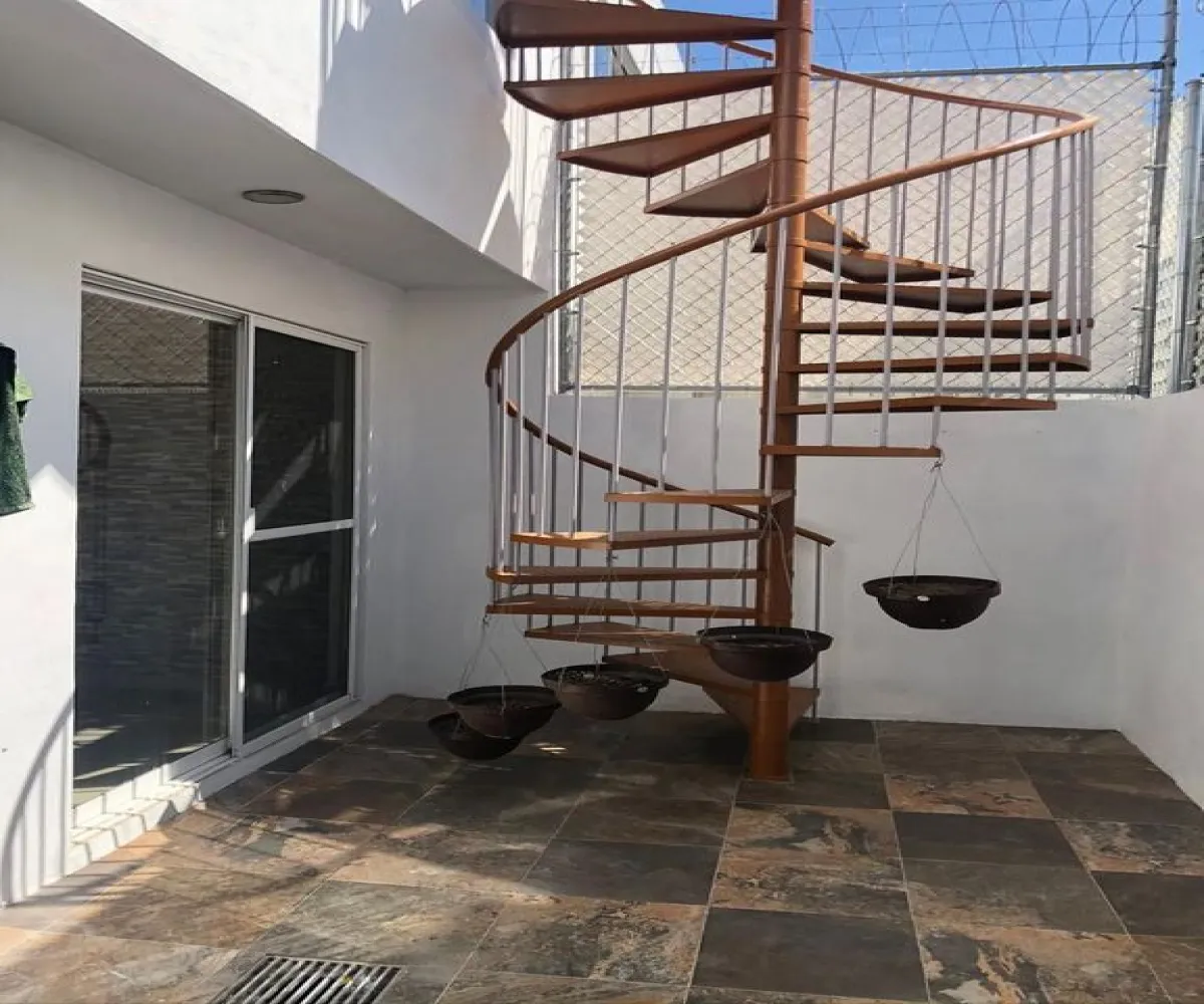 Casa En Venta,Av de la Moraleja, coto Pamplona, calle del cura 1629 304, Zapopan, Jalisco 45134, 4 Habitaciones,2 Baños,Av de la Moraleja , coto Pamplona, calle del cura ,3,pdSP6Ul