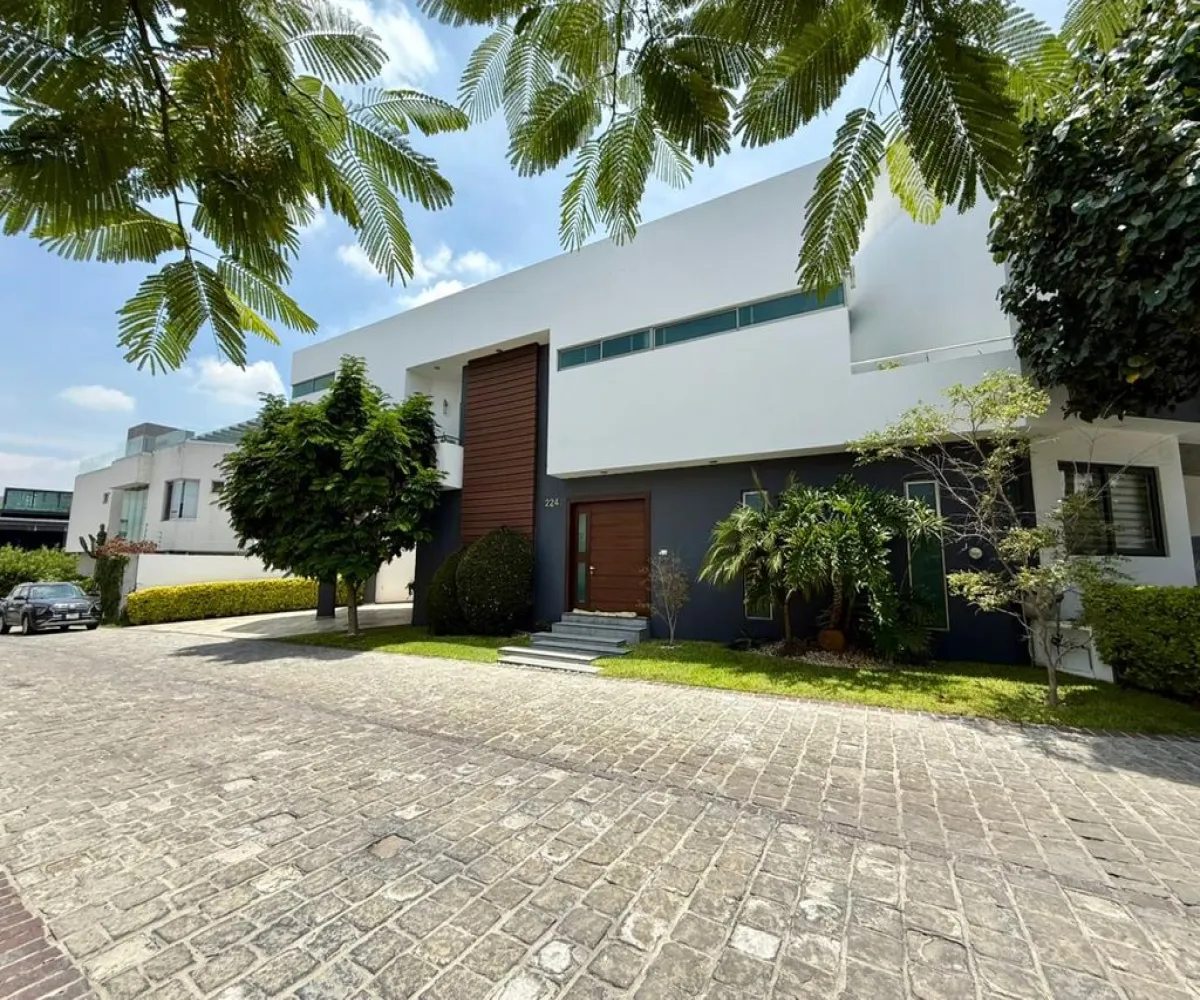 Casa En Renta,Fraccionamiento Los Castaños,Avenida Naciones Unidas S/N, Zapopan, Jalisco 45115, 3 Habitaciones,3 Baños,Avenida Naciones Unidas,2,pFPhu8Y