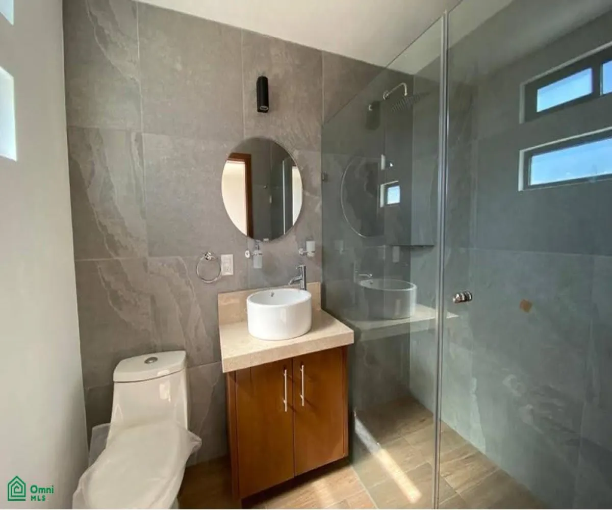 Casa En Venta,Fraccionamiento Valle Imperial,Av Madeiras 294, Zapopan, Jalisco 45134, 3 Habitaciones,3 Baños,Av Madeiras,3,MX25960972