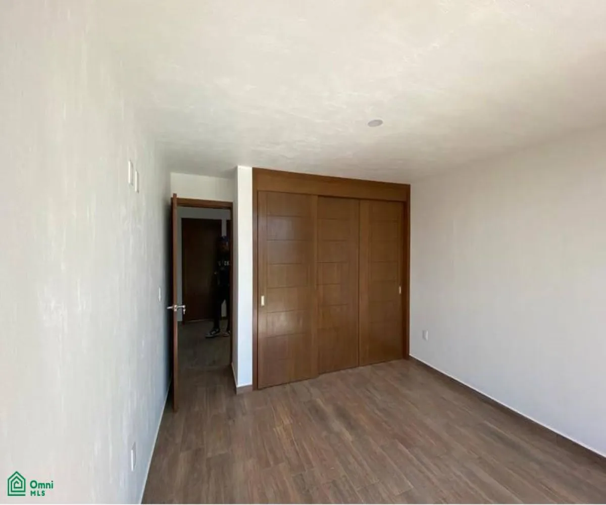 Casa En Venta,Fraccionamiento Valle Imperial,Av Madeiras 294, Zapopan, Jalisco 45134, 3 Habitaciones,3 Baños,Av Madeiras,3,MX25960972