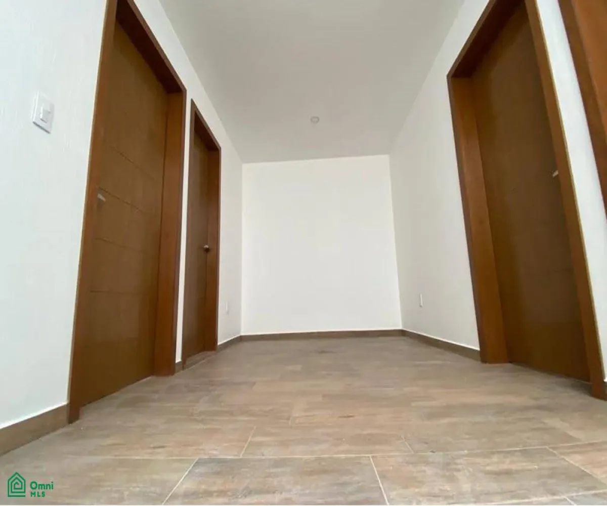 Casa En Venta,Fraccionamiento Valle Imperial,Av Madeiras 294, Zapopan, Jalisco 45134, 3 Habitaciones,3 Baños,Av Madeiras,3,MX25960972