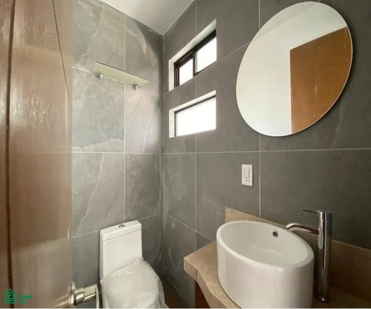 Casa En Venta,Fraccionamiento Valle Imperial,Av Madeiras 294, Zapopan, Jalisco 45134, 3 Habitaciones,3 Baños,Av Madeiras,3,MX25960972