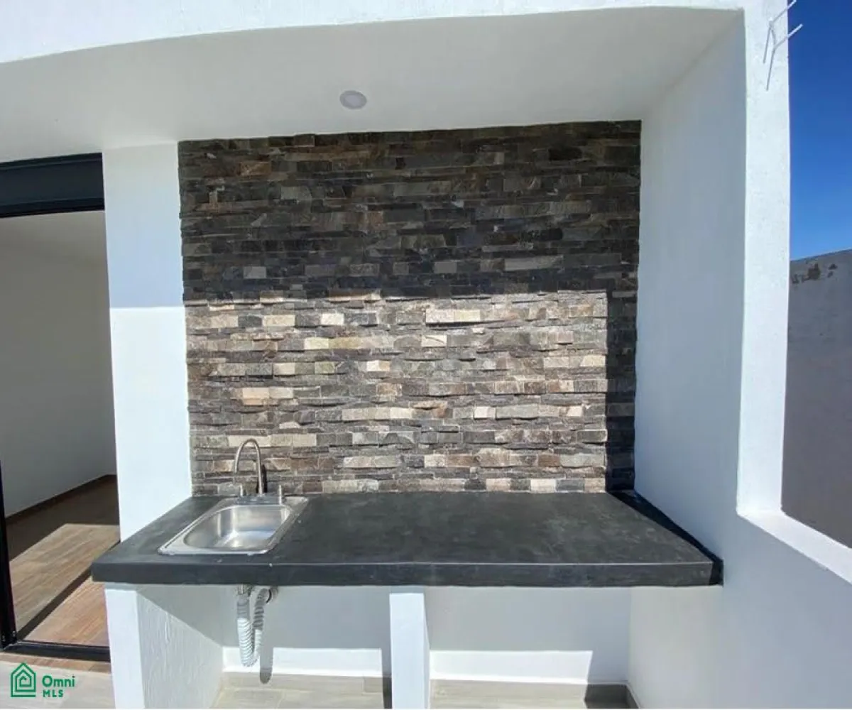 Casa En Venta,Fraccionamiento Valle Imperial,Av Madeiras 294, Zapopan, Jalisco 45134, 3 Habitaciones,3 Baños,Av Madeiras,3,MX25960972