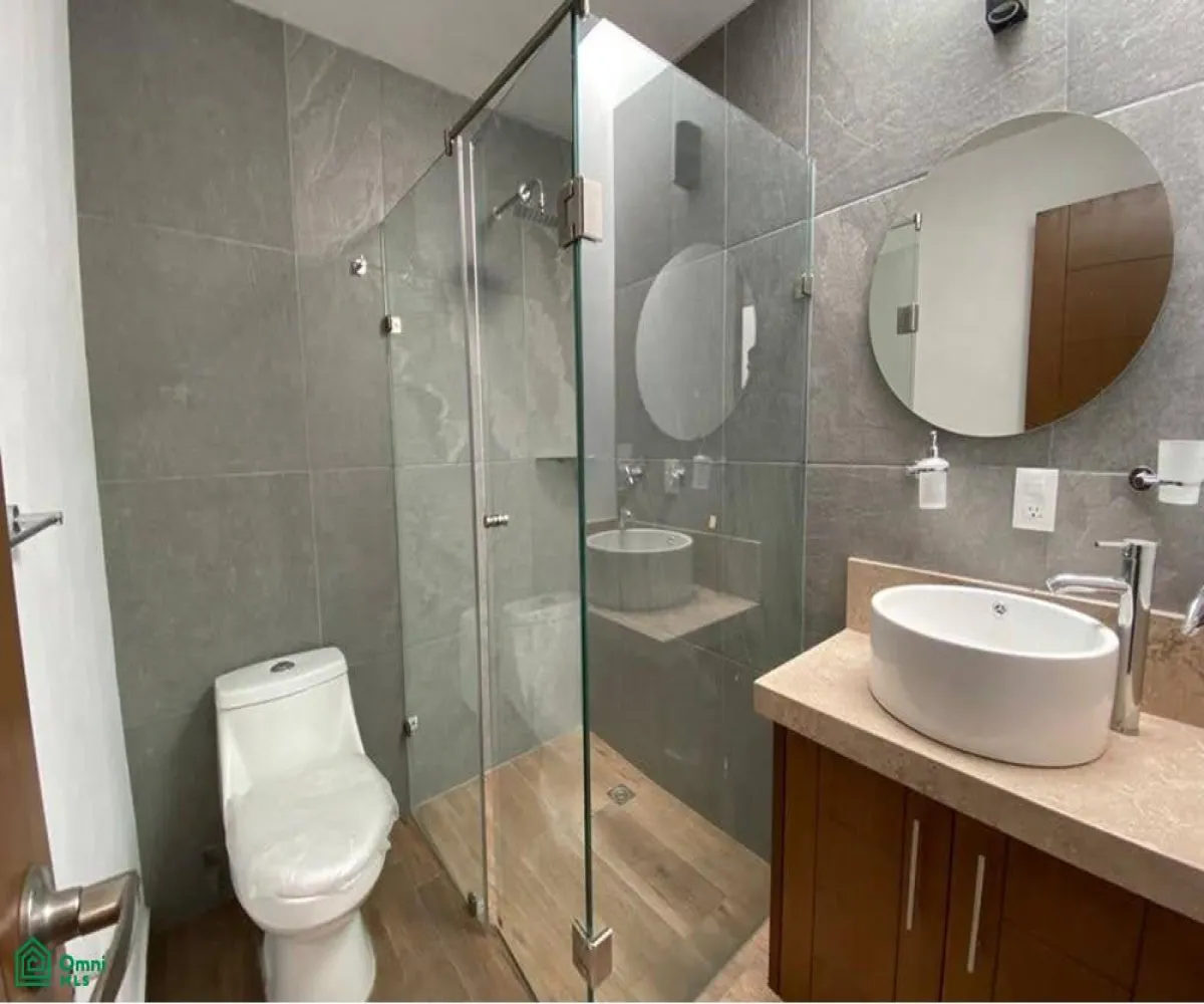 Casa En Venta,Fraccionamiento Valle Imperial,Av Madeiras 294, Zapopan, Jalisco 45134, 3 Habitaciones,3 Baños,Av Madeiras,3,MX25960972