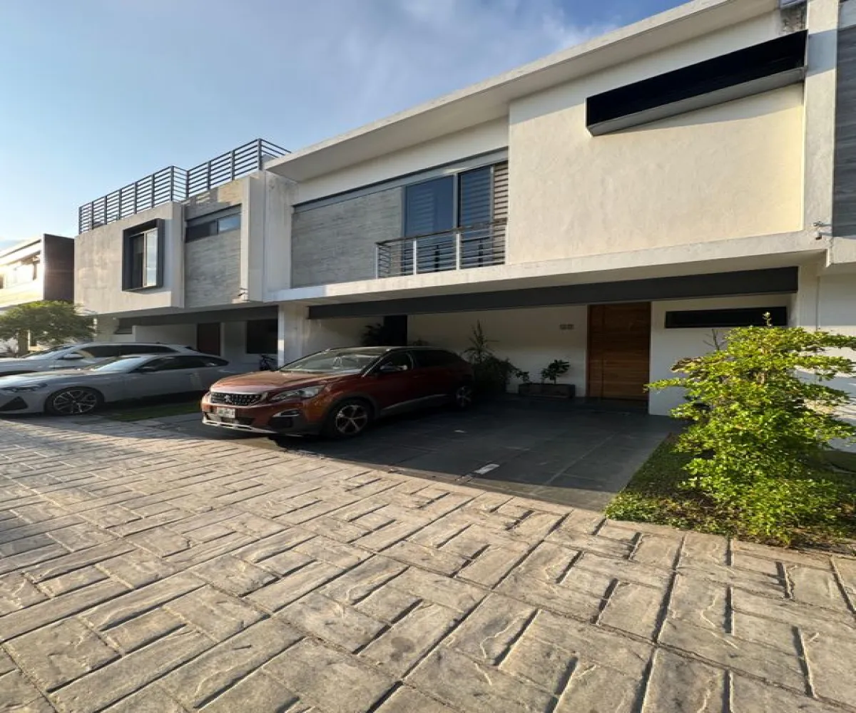Casa En Venta,Jocotán,Calle Acero 225, Zapopan, Jalisco 45017, 3 Habitaciones,3 Baños,Calle Acero,3,pIib5i7