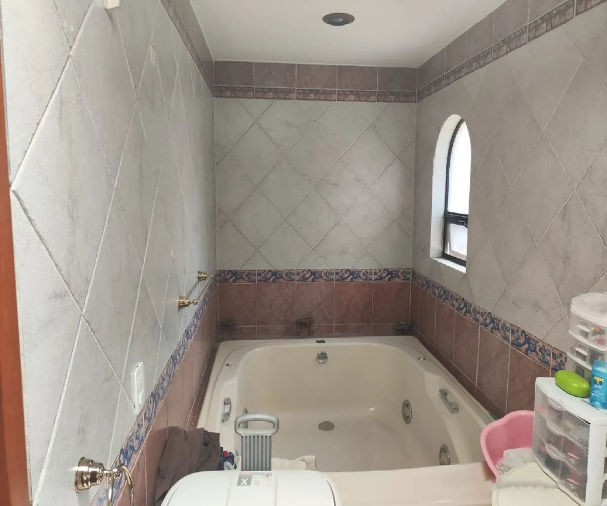 Casa En Venta,Camino Antiguo a San Isidro Mazatepec 97, Tlajomulco de Zúñiga, Jalisco 45645,5 Baños,Camino Antiguo a San Isidro Mazatepec,2,pWX8bs9