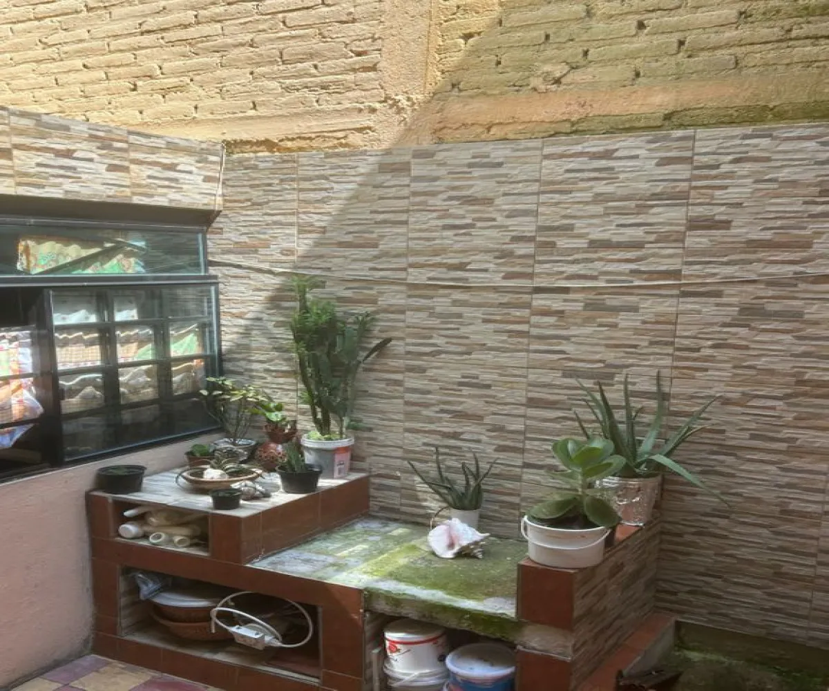 Casa En Venta,Ferrocarril,Calle 8-A 2119, Guadalajara, Jalisco 44440, 5 Habitaciones,3 Baños,Calle 8-A,1,pDcMojf
