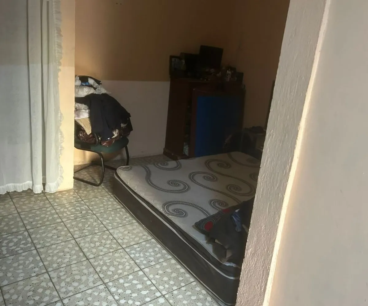 Casa En Venta,Ferrocarril,Calle 8-A 2119, Guadalajara, Jalisco 44440, 5 Habitaciones,3 Baños,Calle 8-A,1,pDcMojf