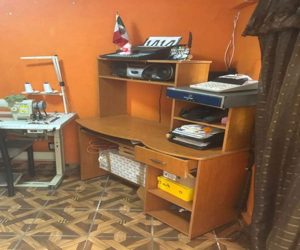 Casa En Venta,Ferrocarril,Calle 8-A 2119, Guadalajara, Jalisco 44440, 5 Habitaciones,3 Baños,Calle 8-A,1,pDcMojf