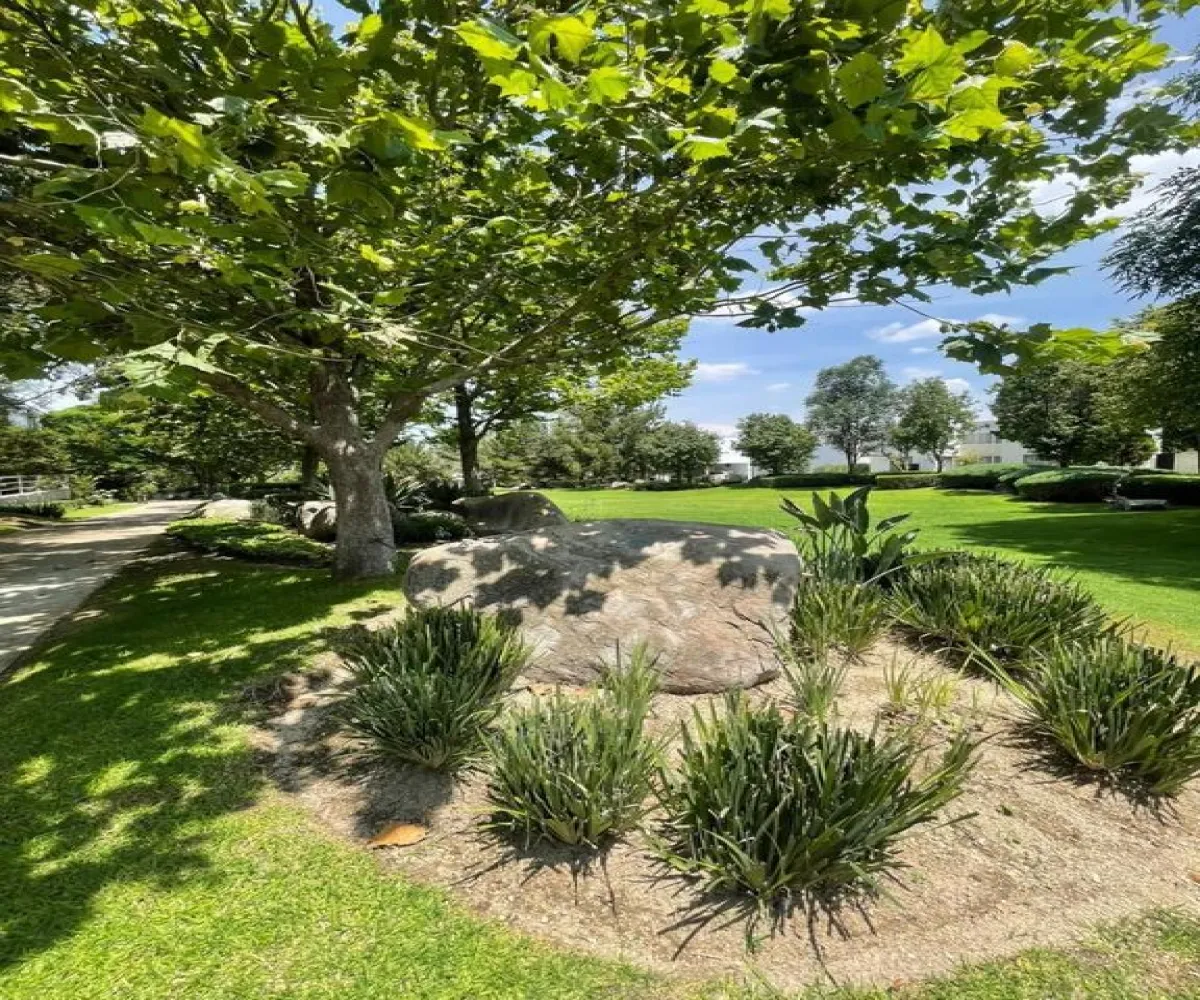 Casa En Venta,Los Castaños,Avenida Naciones Unidas 7500 92, Zapopan, Jalisco 45110, 4 Habitaciones,3 Baños,Avenida Naciones Unidas,1,pyAQ2Nl