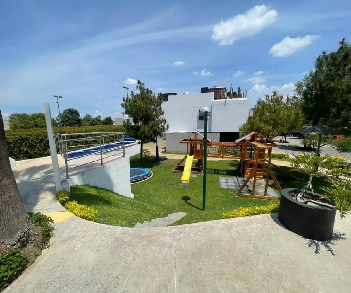 Casa En Venta,Los Castaños,Avenida Naciones Unidas 7500 92, Zapopan, Jalisco 45110, 4 Habitaciones,3 Baños,Avenida Naciones Unidas,1,pyAQ2Nl