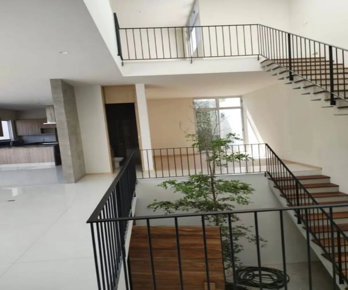 Casa En Venta,Los Castaños,Avenida Naciones Unidas 7500 92, Zapopan, Jalisco 45110, 4 Habitaciones,3 Baños,Avenida Naciones Unidas,1,pyAQ2Nl