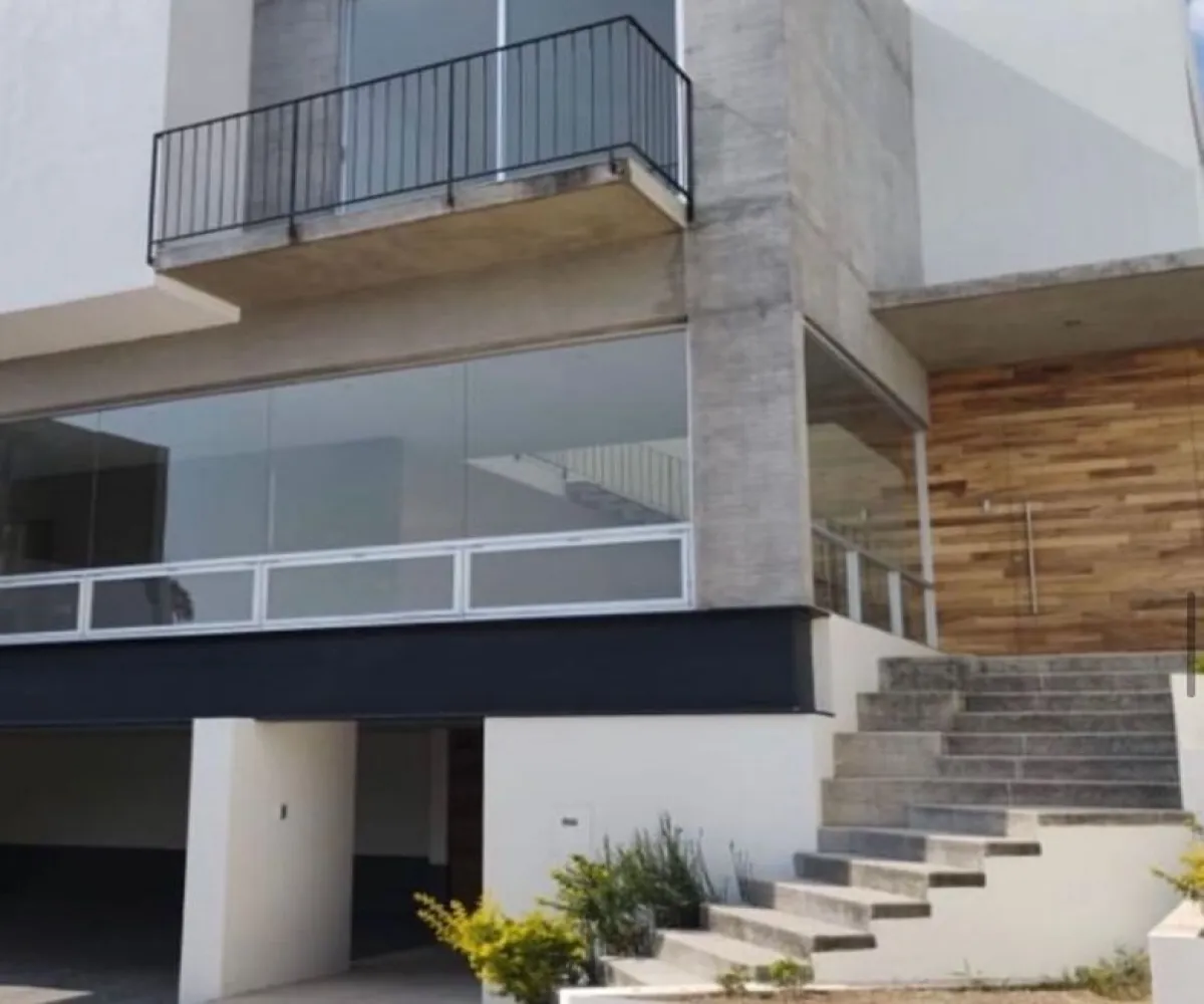 Casa En Venta,Los Castaños,Avenida Naciones Unidas 7500 92, Zapopan, Jalisco 45110, 4 Habitaciones,3 Baños,Avenida Naciones Unidas,1,pyAQ2Nl