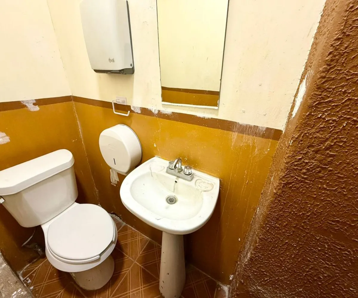 Local En Renta,Zona Centro,Calle Manuel López Cotilla 483, Guadalajara, Jalisco 44100,1 Baño,Calle Manuel López Cotilla,1,pKztyAn